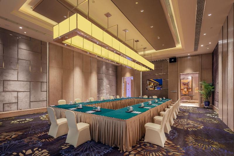 Felton Gloria Grand Hotel Bazhong image