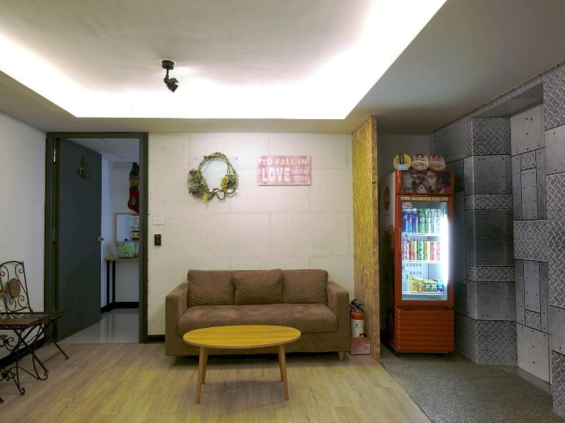Good Night Hotel image