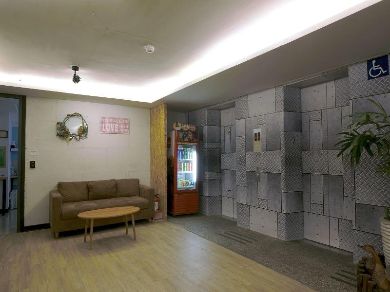 Good Night Hotel image