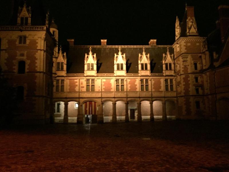 Crjs Et Auberge De Jeunesse — exterior view