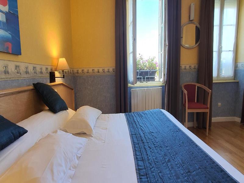 Hotel Des Bains image