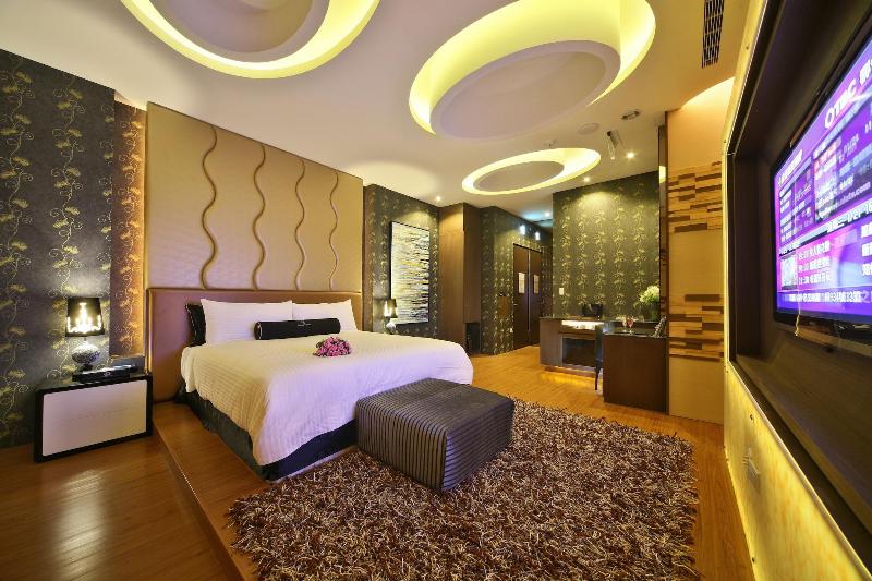 Double Motel image