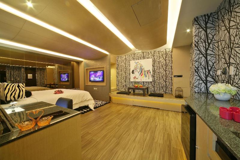 Double Motel image