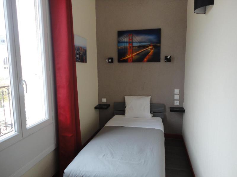 Hôtel des Deux Gares image
