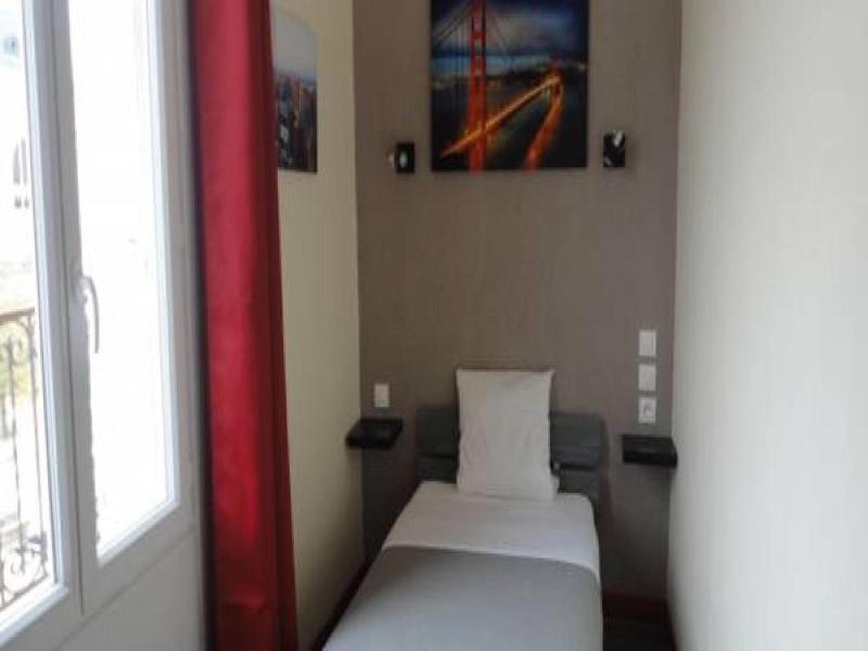 Hôtel des Deux Gares image