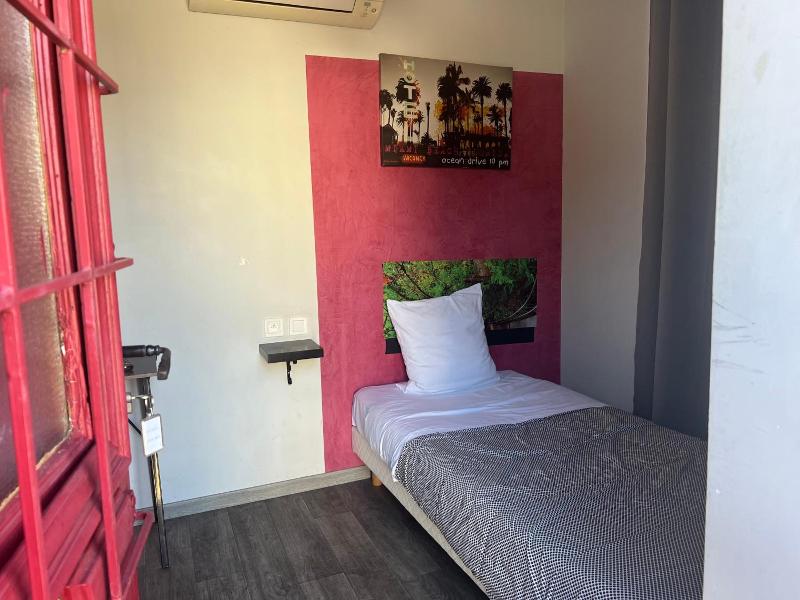 Hôtel des Deux Gares image