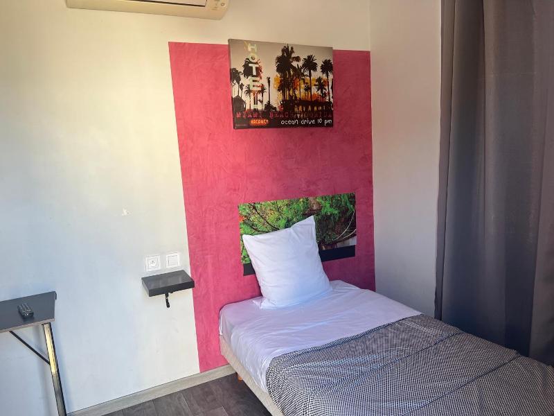 Hôtel des Deux Gares image