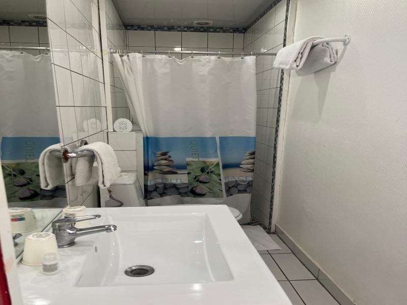 Hôtel des Deux Gares image