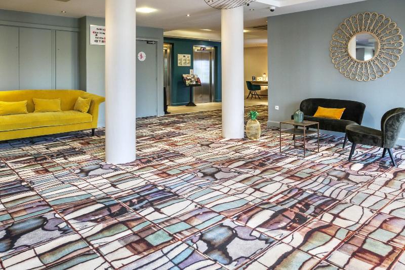 Lobby & Reception
