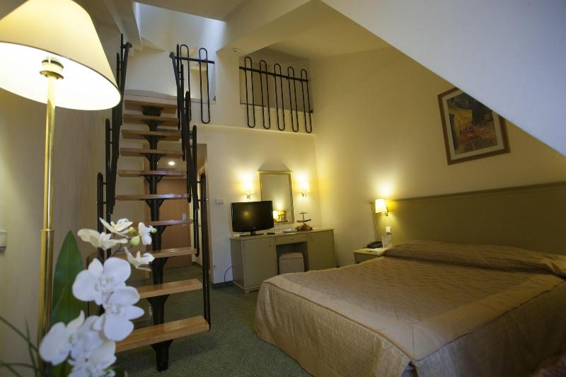 Palan Hotel image
