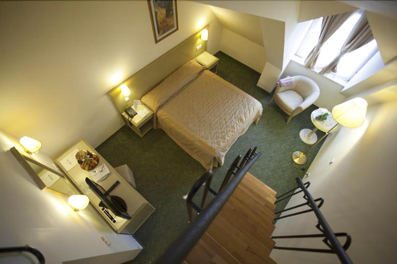 Palan Hotel image