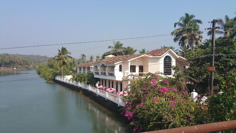 Hotel Riverside