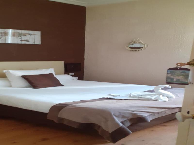 Auberge Du Parc image