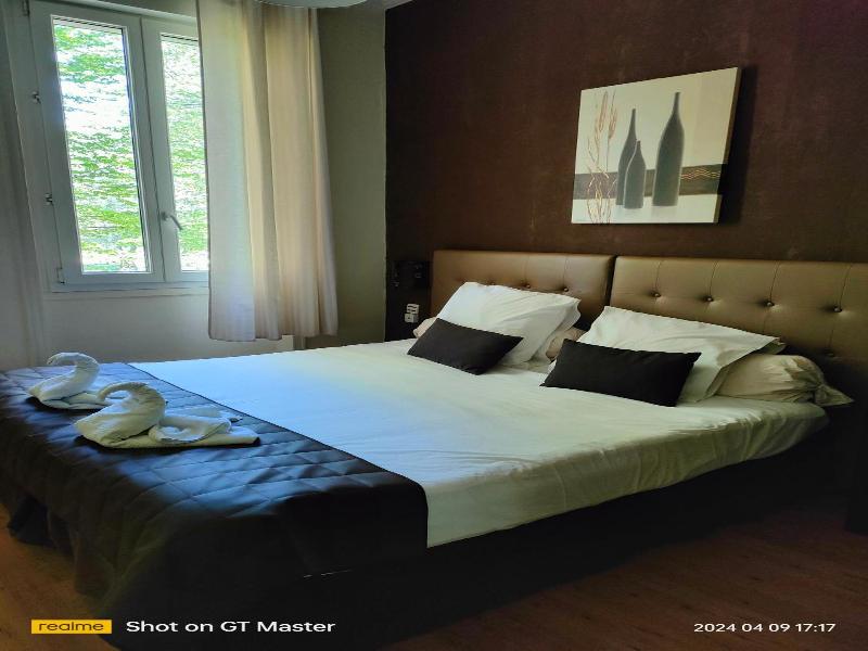 Auberge Du Parc image