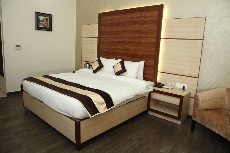 Green Palms Hotel image