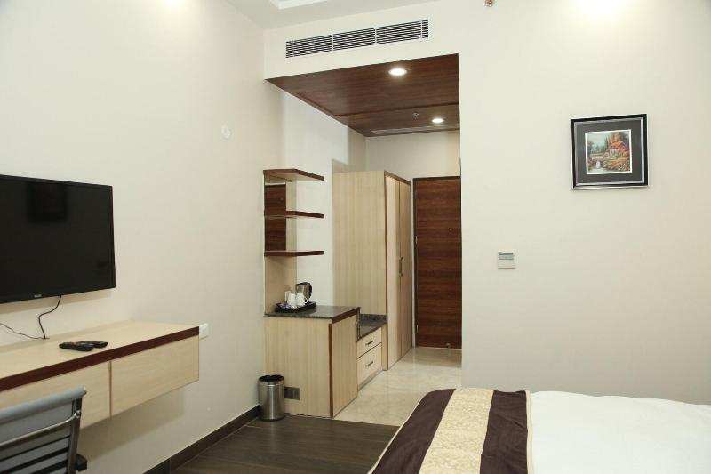 Green Palms Hotel image