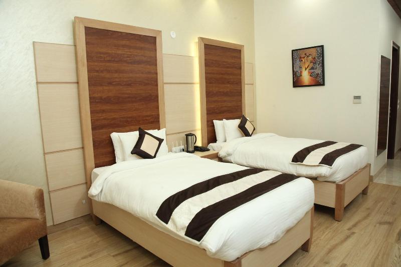Green Palms Hotel image