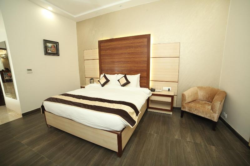 Green Palms Hotel image