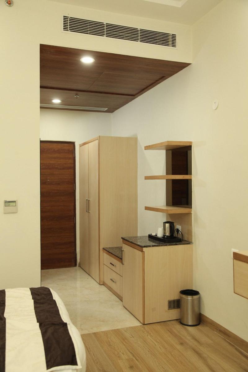 Green Palms Hotel image