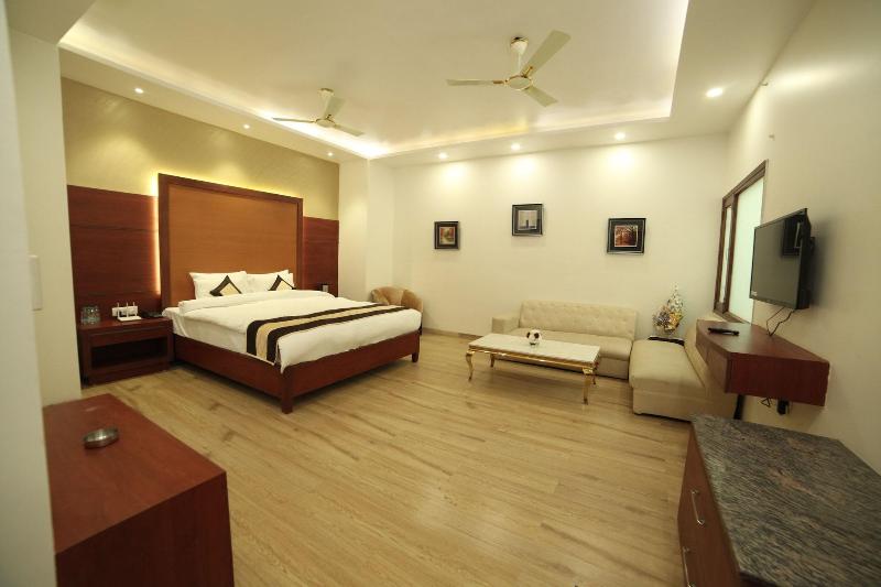 Green Palms Hotel image