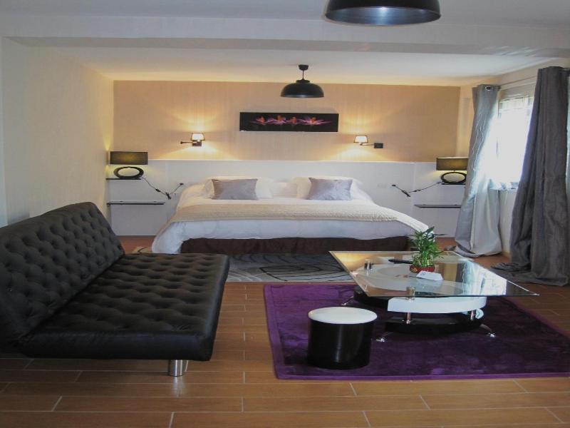 Hotel Restaurant  Rive Gauche image