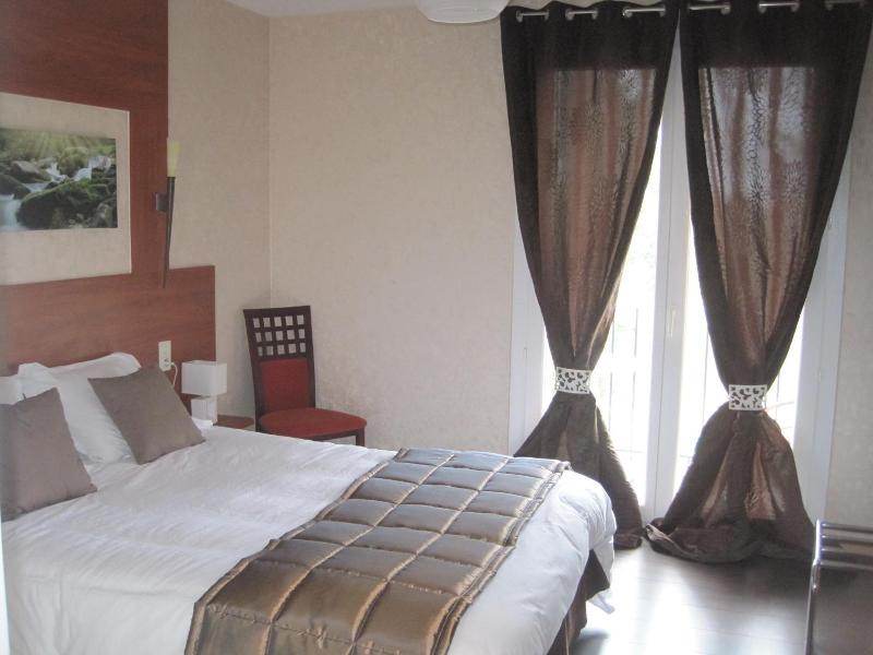 Hotel Restaurant  Rive Gauche image
