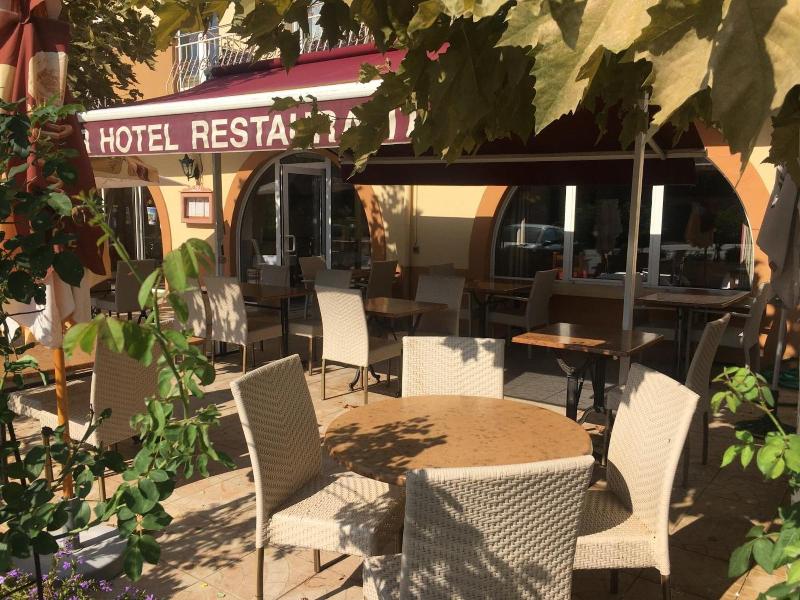 Hôtel Restaurant Le Commerce image