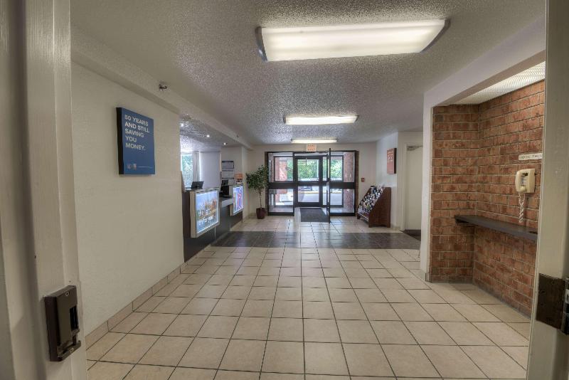 Motel 6 Branford, Ct - New Haven image