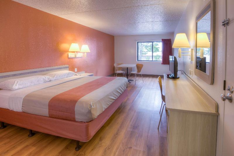 Motel 6 Branford, Ct - New Haven image