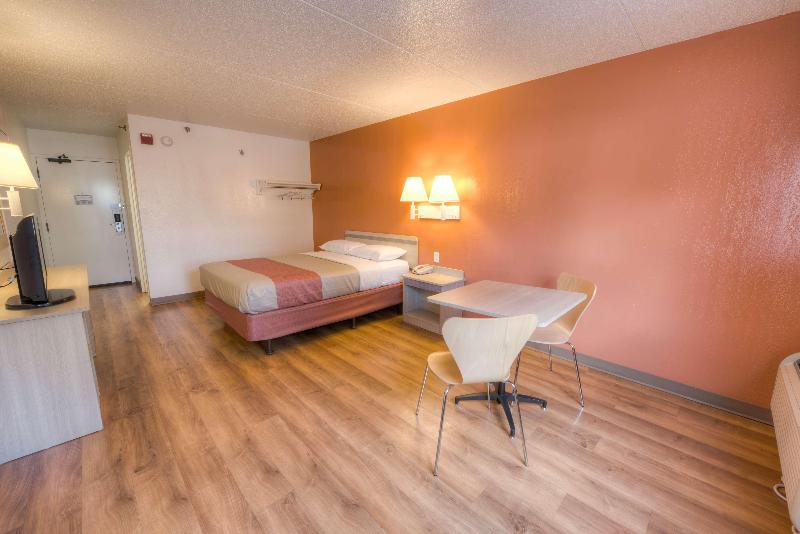 Motel 6 Branford, Ct - New Haven image