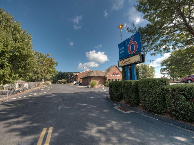 Motel 6 Branford, Ct - New Haven image