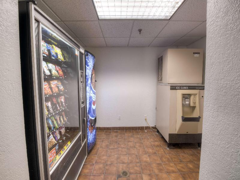 Motel 6 Branford, Ct - New Haven image