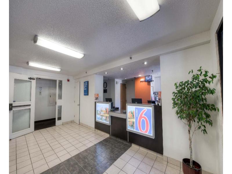 Motel 6 Branford, Ct - New Haven image