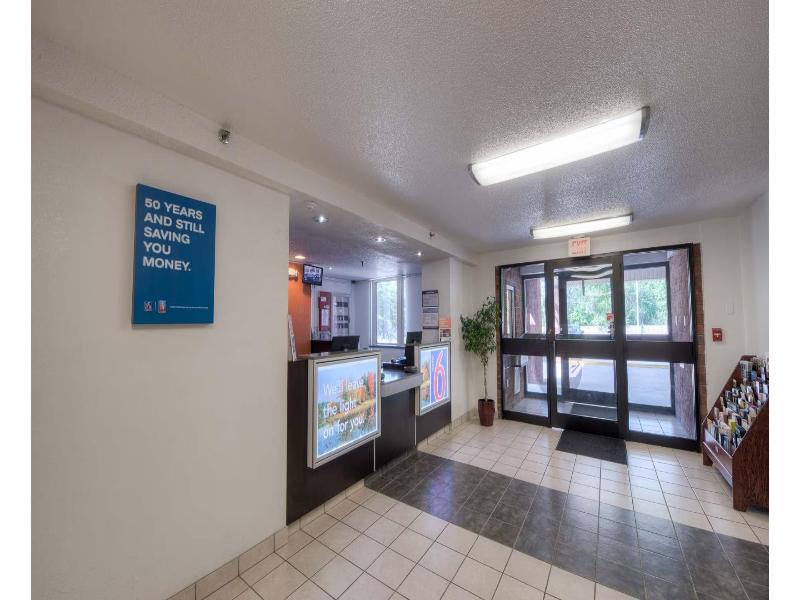 Motel 6 Branford, Ct - New Haven image