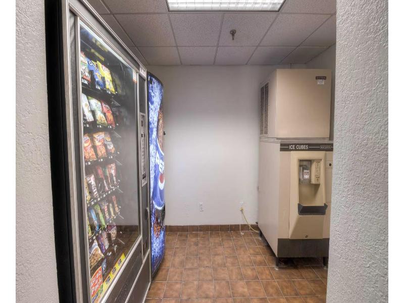 Motel 6 Branford, Ct - New Haven image