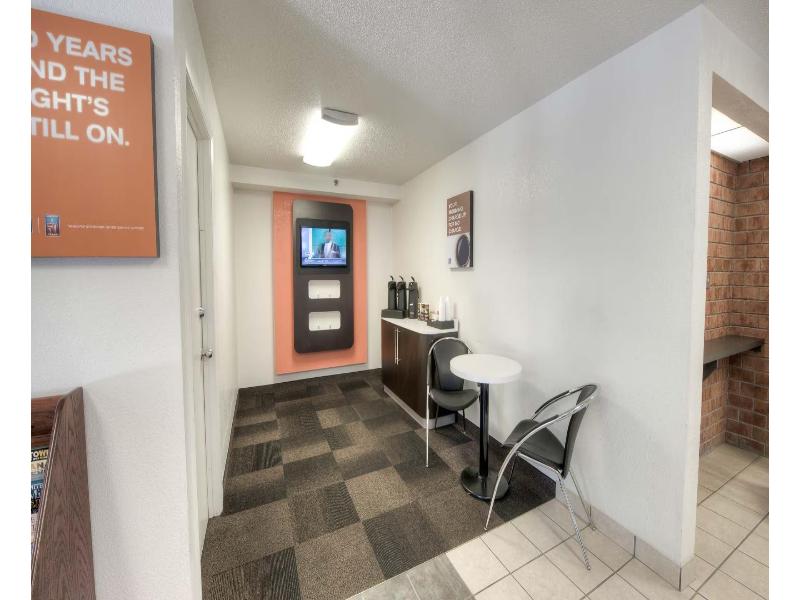 Motel 6 Branford, Ct - New Haven image