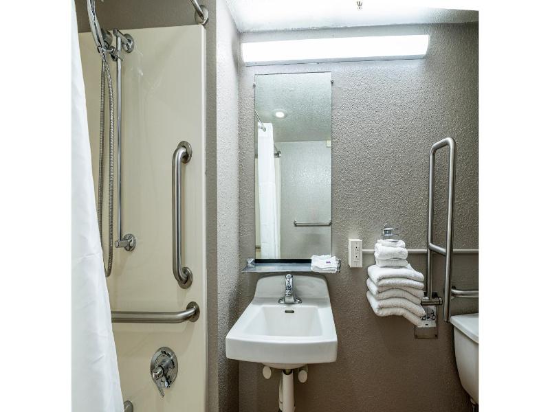 Motel 6 Branford, Ct - New Haven image