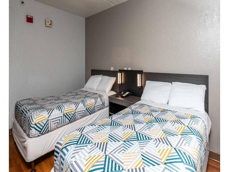 Motel 6 Branford, Ct - New Haven image