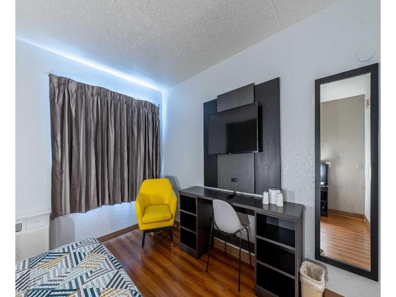 Motel 6 Branford, Ct - New Haven image