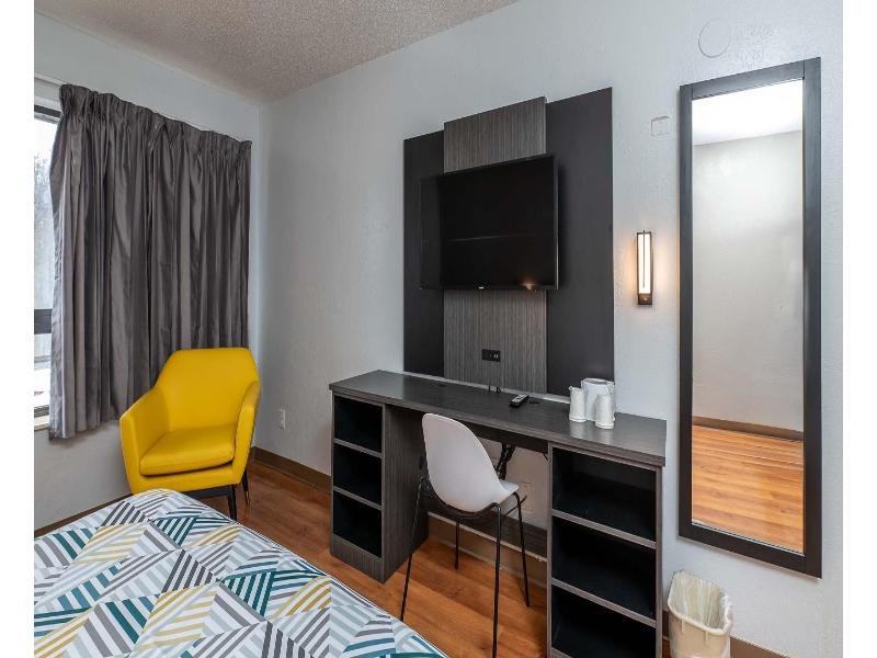 Motel 6 Branford, Ct - New Haven image