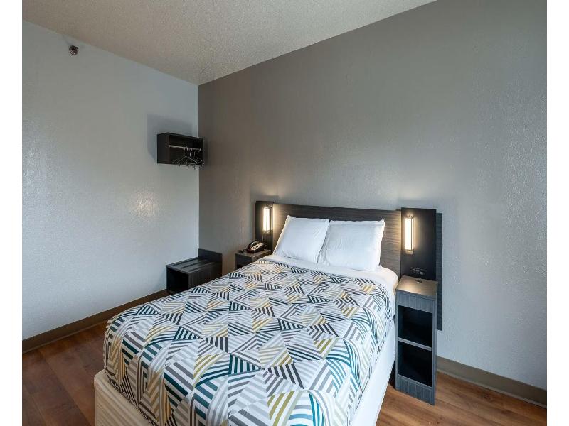 Motel 6 Branford, Ct - New Haven image
