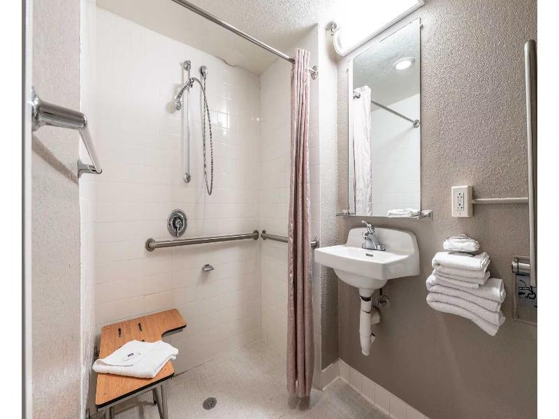 Motel 6 Branford, Ct - New Haven image