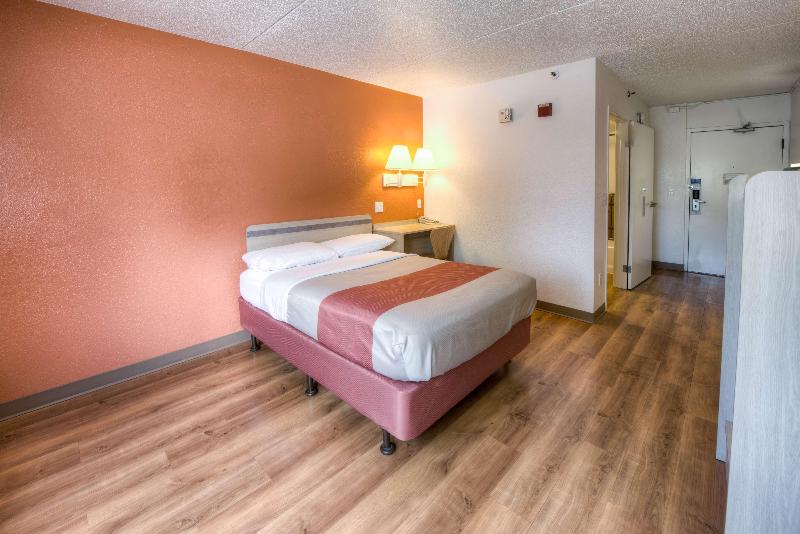 Motel 6 Branford, Ct - New Haven image