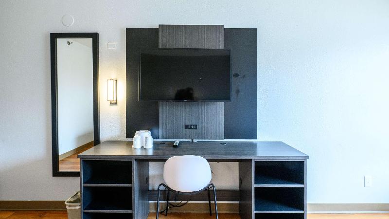 Motel 6 Branford, Ct - New Haven image