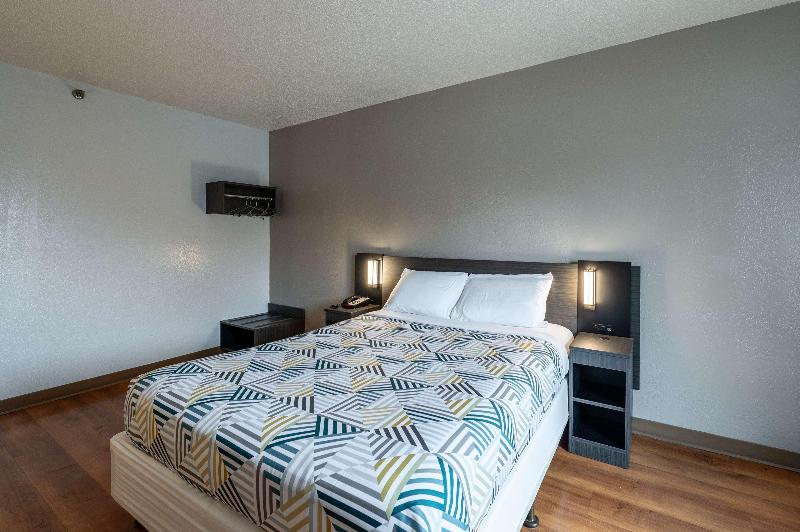 Motel 6 Branford, Ct - New Haven image