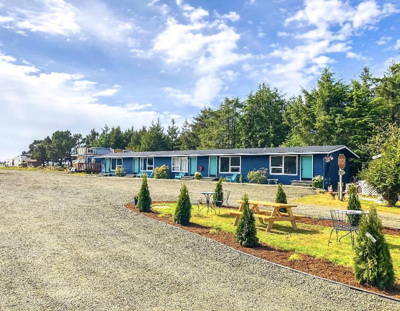 Pacific Dunes Resort image