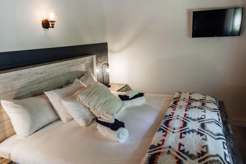 Pacific Dunes Resort image