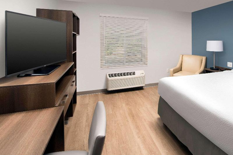 Woodspring Suites San Antonio Stone Oak image