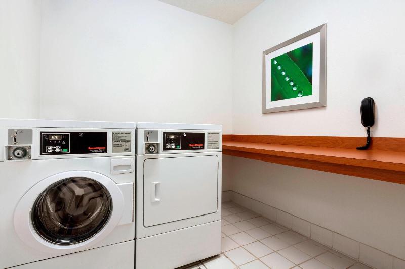 Fairfield Inn & Suites Quincy image