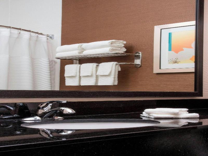 Fairfield Inn & Suites Quincy image